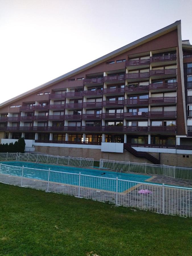 Studio Le Lacuzon Avec Piscine Exterieure Ouverte Seulement Au 1Er Aout Cause Travaux Et Tennis Les Rousses
